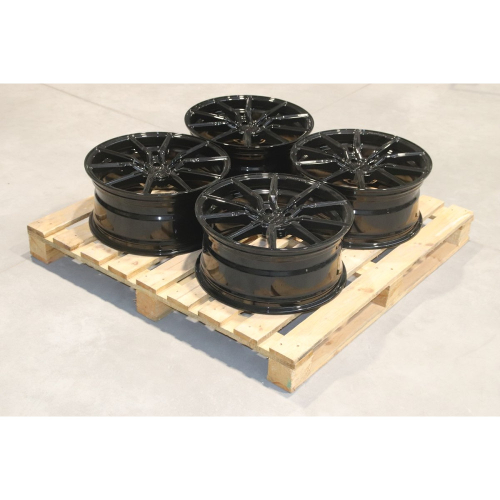 Set of CVR4 19x8,5 ET45 5x114,3 Gloss Black