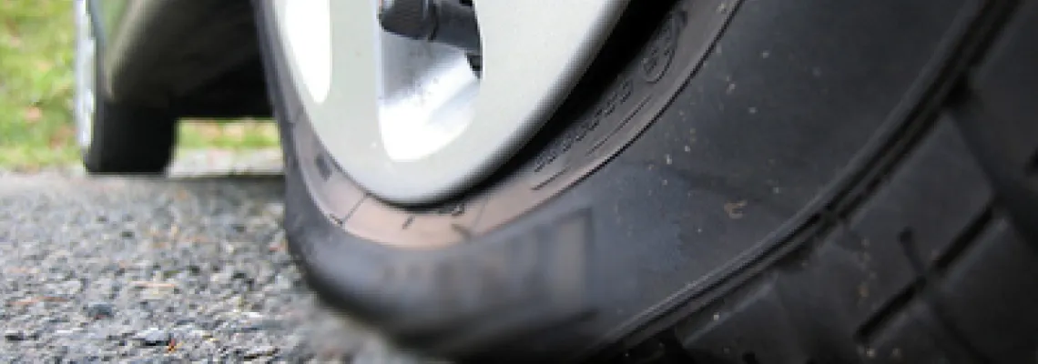 Οδηγός για την επισκευή ενός σκασμένου ελαστικού