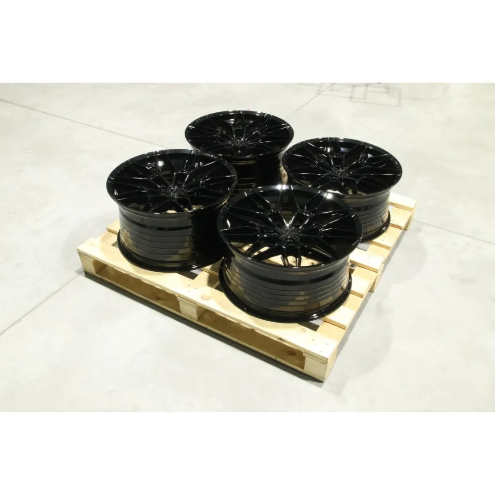 Set of CVR6 20x9,5 ET25 + 20x10,5 ET35 5x120 Gloss Black