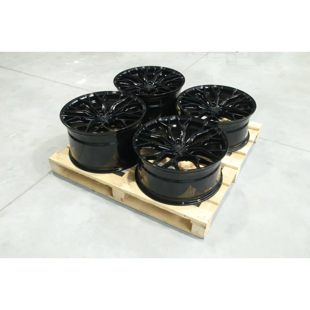 Set of CVR1 21x9,5 ET25 + 21x11,5 ET33 5x120 Gloss Black