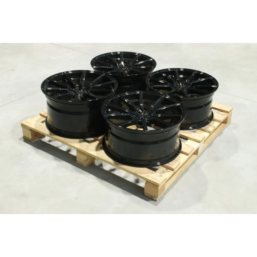 Set of CVR4 20x9,5 ET30 + 20x10,5 ET45 5x114,3 Gloss Black