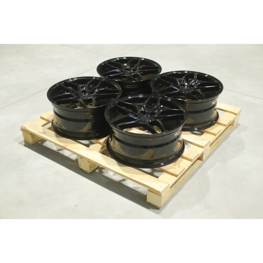 Set of CVR3 19x8,5 ET35 5x114,3 Platinum Black