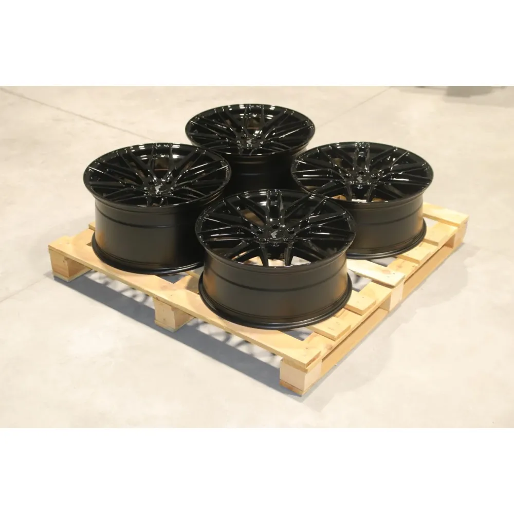 Set of JR28 20x8,5 ET35 + 20x10 ET40 5x114,3 Gloss Black