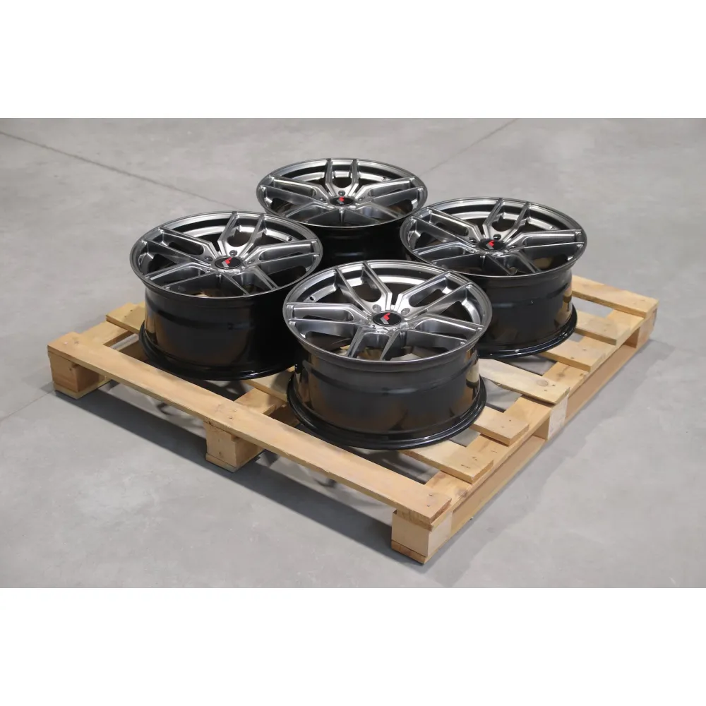 Set of JR25 18x8,5 ET20 5x120 Hyper Black